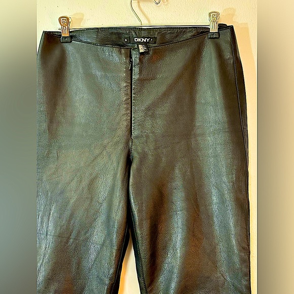DKNY Black Leather Pants, Straight Legs, Zipper Front,Fully Lined.Woman’s Size 6 - Picture 3 of 12